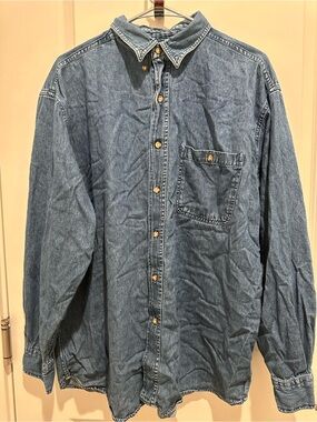 Men's Casual Denim Button-Down Shirt in Blue